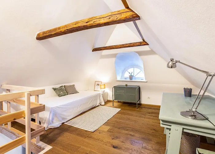 Ferienhaus Jules Reetdachkate *